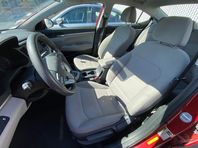 2019 HYUNDAI Elantra photo 17 of 20