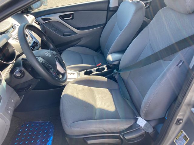 2013 Hyundai Elantra photo 9 of 11