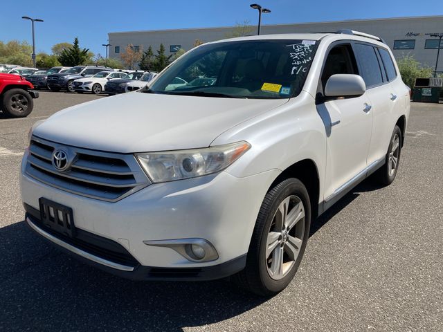 2013 Toyota Highlander photo 1 of 12