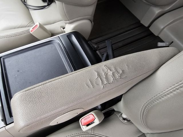 2015 Toyota Sienna photo 16 of 41