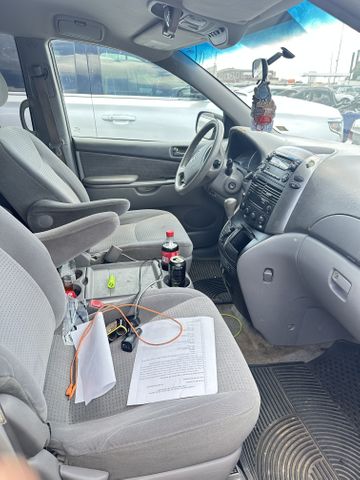 2006 TOYOTA Sienna photo 3 of 7