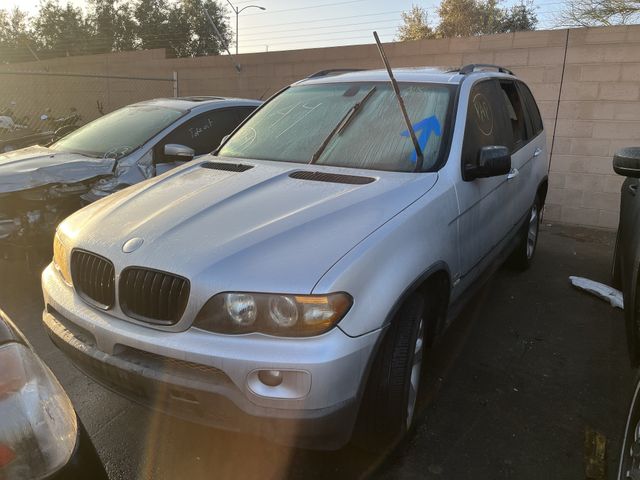2004 BMW X5 photo 2 of 6
