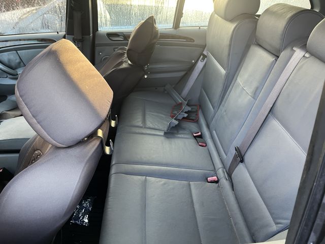 2004 BMW X5 photo 4 of 6
