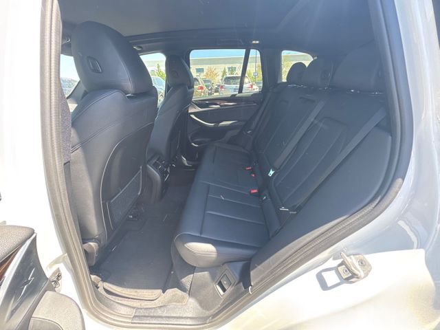 2021 BMW photo 16 of 22
