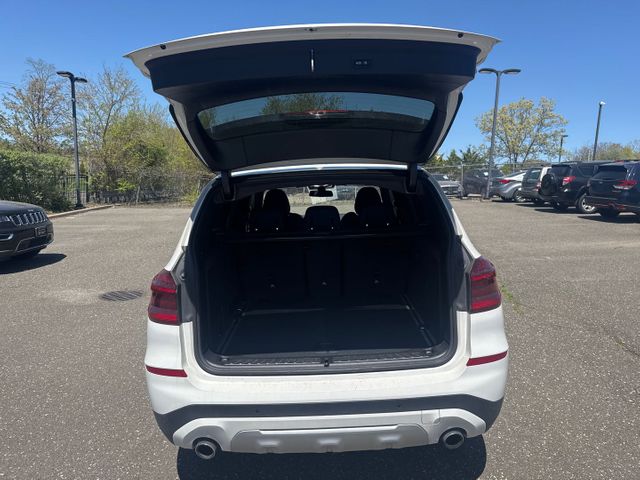 2021 BMW photo 7 of 22
