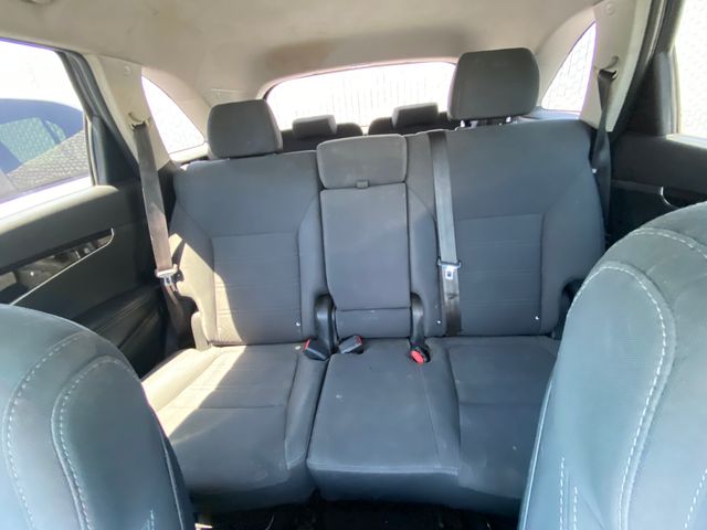 2016 KIA Sorento photo 18 of 21