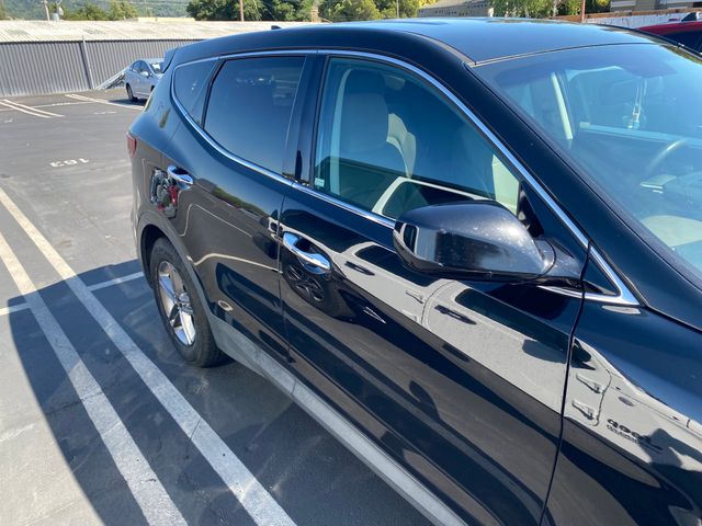 2017 HYUNDAI Santa Fe photo 12 of 20