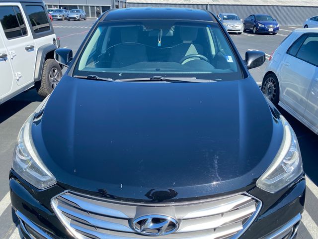 2017 HYUNDAI Santa Fe photo 3 of 20