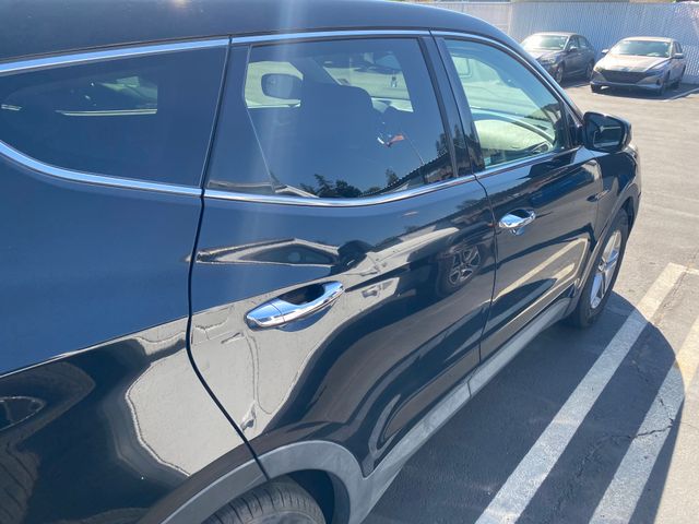 2017 HYUNDAI Santa Fe photo 11 of 20