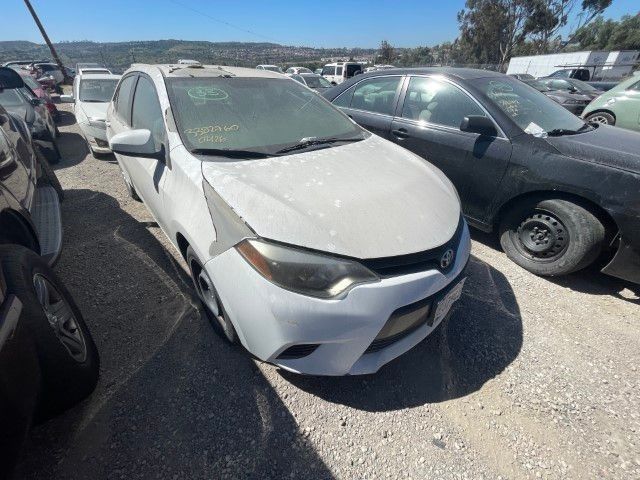 2015 Toyota Corolla photo 4 of 4