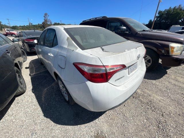 2015 Toyota Corolla photo 2 of 4