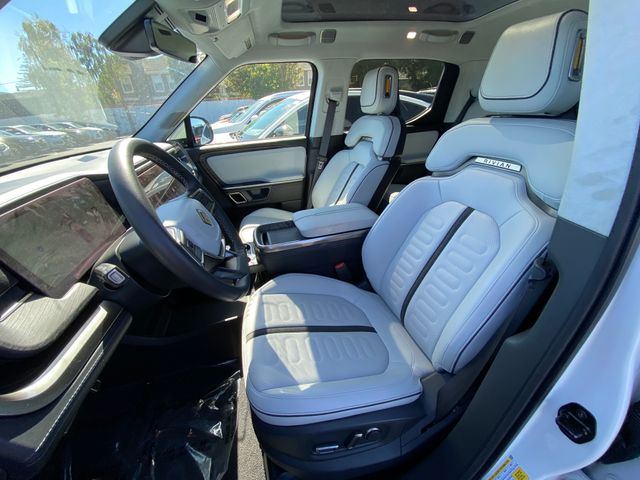 2023 Rivian R1T photo 13 of 18