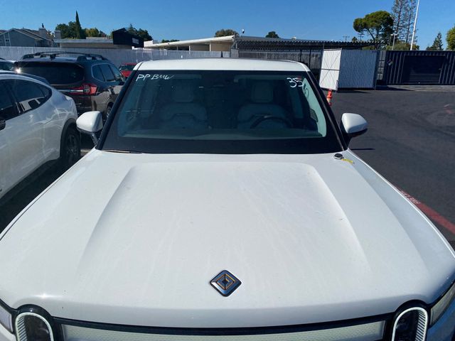 2023 Rivian R1T photo 3 of 18