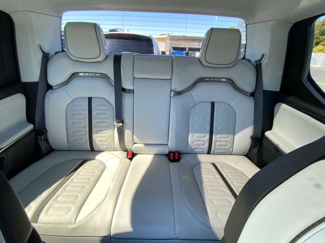 2023 Rivian R1T photo 14 of 18
