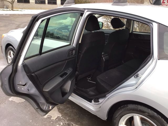 2012 SUBARU Impreza photo 14 of 21