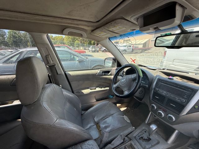 2010 SUBARU Forester photo 5 of 10
