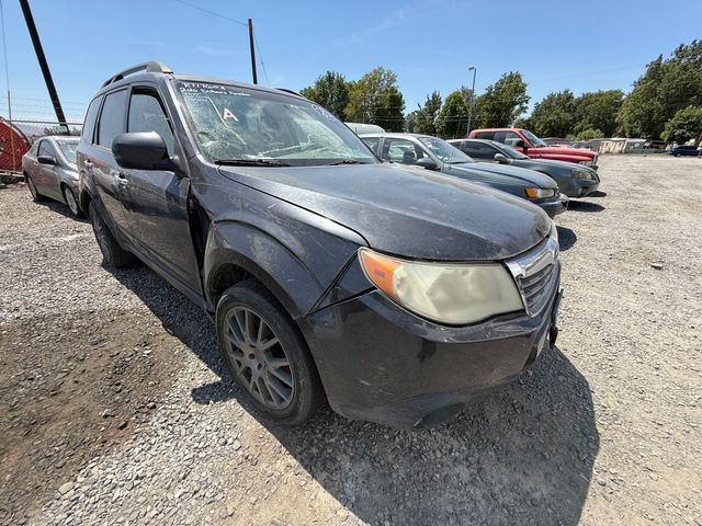2010 SUBARU Forester photo 3 of 10