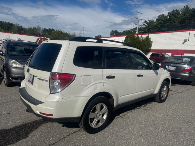 2012 SUBARU Forester photo 3 of 6