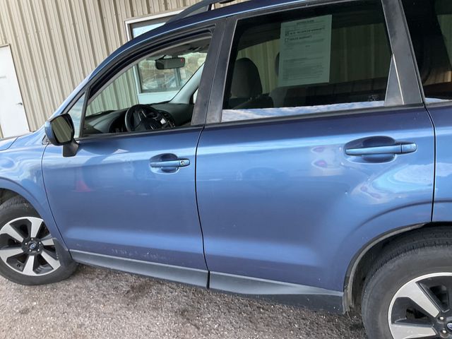 2017 SUBARU Forester photo 8 of 14