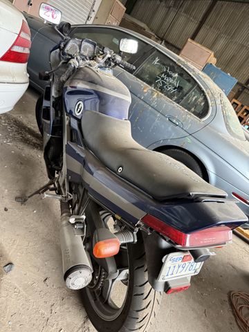 1987 Honda VFR700 photo 2 of 3