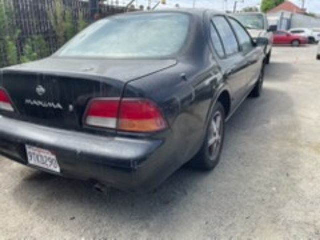 1998 Nissan Maxima photo 3 of 4