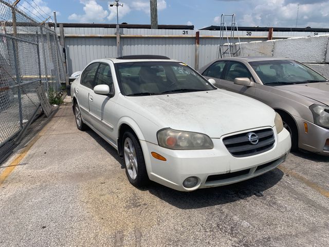 2002 NISSAN Maxima photo 2 of 5