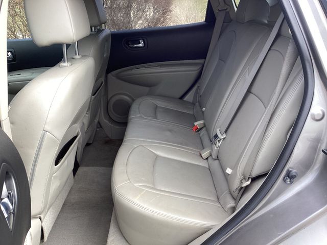 2010 NISSAN Rogue photo 17 of 23