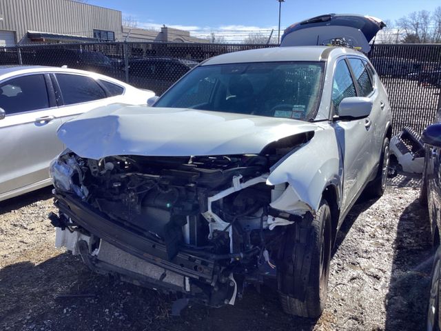 2016 NISSAN Rogue photo 2 of 24