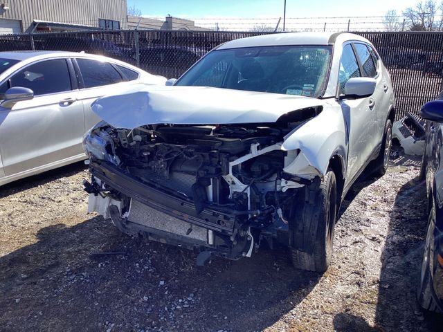 2016 NISSAN Rogue photo 6 of 24