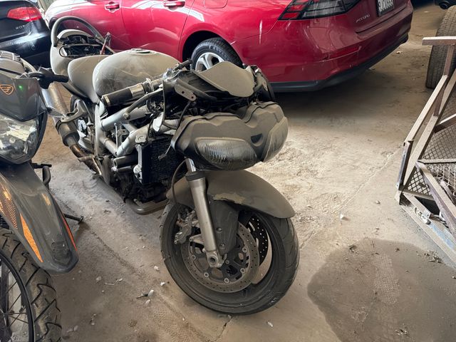 2002 Suzuki SV650 photo 2 of 3