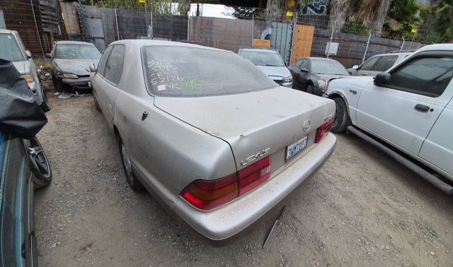 1997 Lexus LS 400 photo 2 of 5