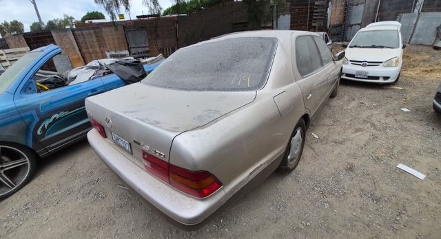 1997 Lexus LS 400 photo 3 of 5