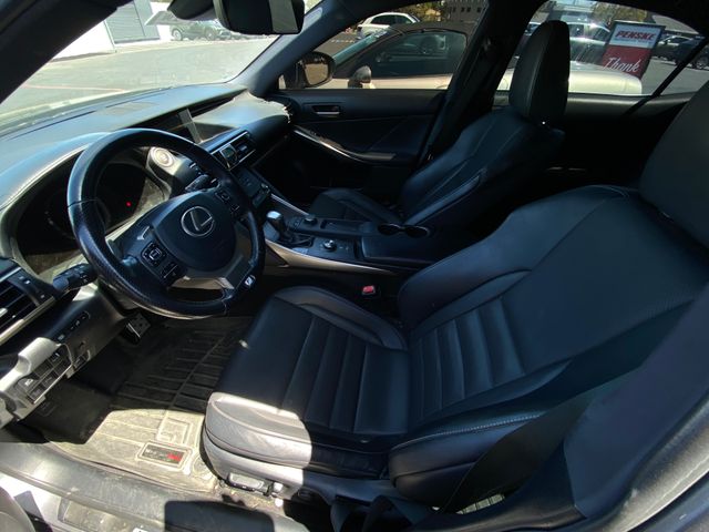 2018 LEXUS IS photo 20 of 25