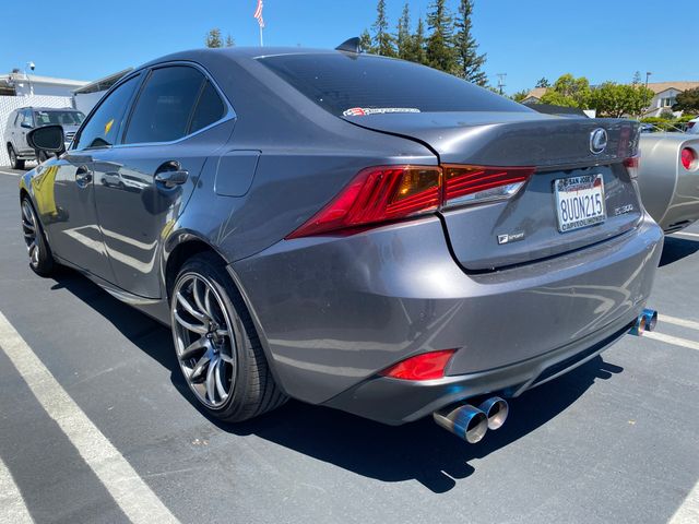 2018 LEXUS IS photo 10 of 25