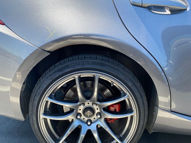 2018 LEXUS IS photo 13 of 25