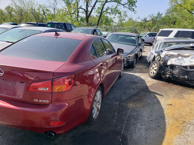 2007 LEXUS IS photo 4 of 8