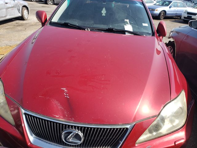 2007 LEXUS IS photo 2 of 8
