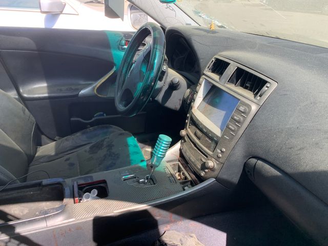 2007 LEXUS IS photo 5 of 6