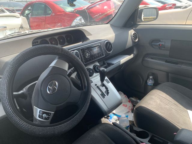 2009 TOYOTA Scion xB photo 3 of 7