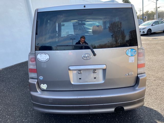 2006 Scion XB photo 7 of 18