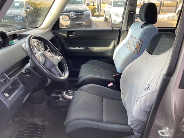 2006 Scion XB photo 16 of 18