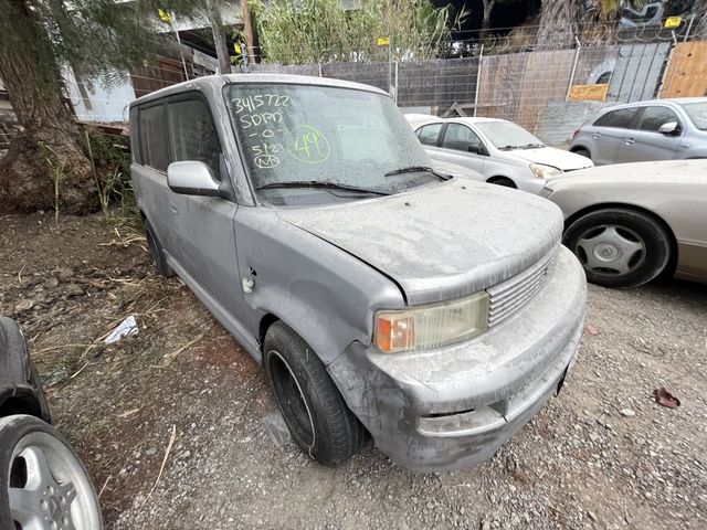 2005 Scion xB photo 4 of 5