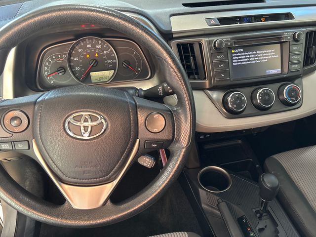 2015 Toyota RAV4 photo 8 of 8
