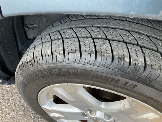 2007 TOYOTA RAV4 photo 7 of 14