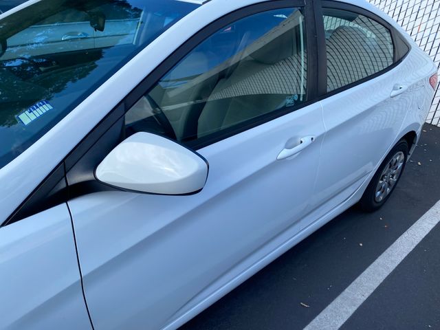 2017 HYUNDAI Accent photo 6 of 18