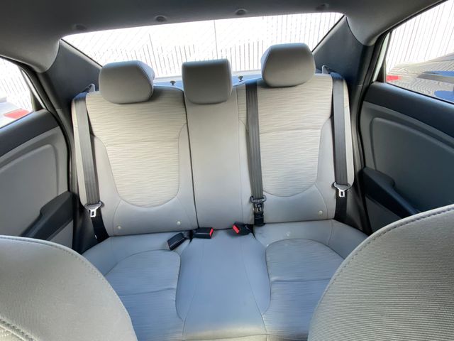 2017 HYUNDAI Accent photo 17 of 18