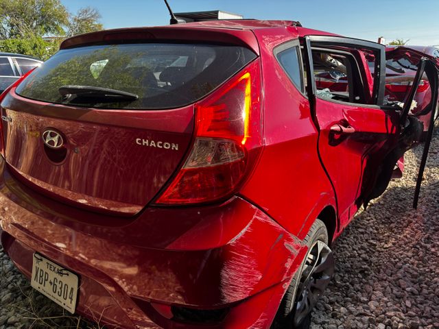 2015 Hyundai Accent photo 3 of 4