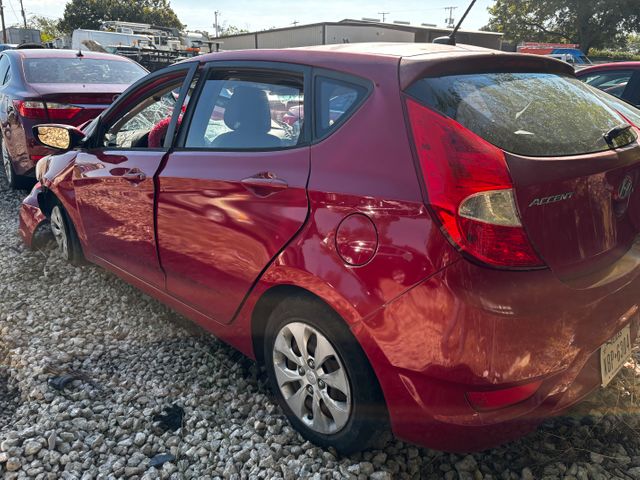 2015 Hyundai Accent photo 4 of 4