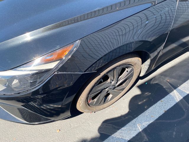 2021 HYUNDAI Elantra photo 5 of 20