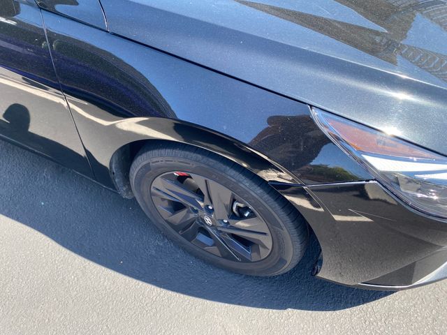 2021 HYUNDAI Elantra photo 14 of 20